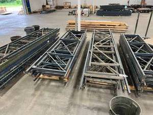 LOT OF 32 STURDI-BILT UPRIGHTS - SEE DESCRIPTION FOR SIZES