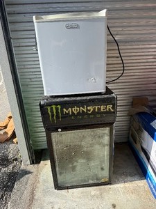 lot 12 image: Mini Fridges