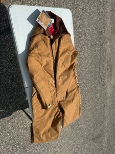 lot 34 image: New Carhartt Size 42 Short Coverall
