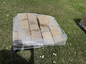 lot 10 image: 2 Pallets Concrete Pavers