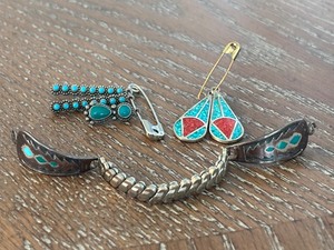 lot 12 image: Vintage Navajo Jewelry Pieces