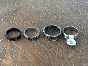 lot 16 image: Rings