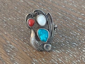 lot 18 image: Vintage Navajo Ring