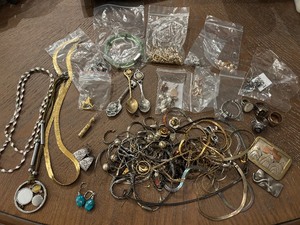 lot 53 image: Misc. Lot of Jewelry