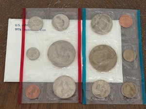 lot 54 image: 1976 P & D Mint Set