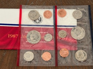 lot 61 image: 1987 P & D Mint Set