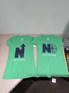 lot 34 image: (2) NEW NORTE MEDIUM WOMANS TEES (GREEN)