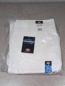 lot 37 image: NEW DICKIES UTILITY RELAXED FIT JEANS 42 x 32