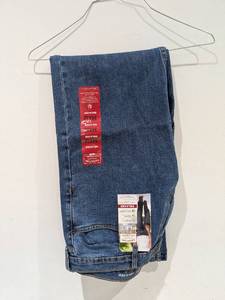 lot 50 image: NEW LEVI STRAUSS SIGNATURE FLEX PERFORMANCE RELAXED SIZE 34 x 32