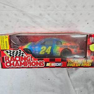 lot 58 image: 1997 124 Dupont Jeff Gordon