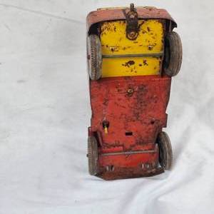 lot 7 image: 1940s-50s Louis Marx Lumar Willys Jeep