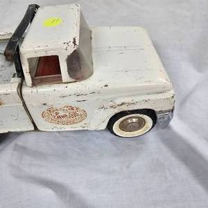 lot 11 image: 1960s Structo 24 Hr Ford Tow Truck Power Wrecker