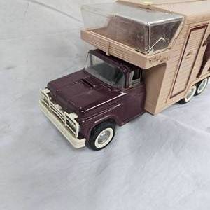 lot 15 image: 1970s Vintage Buddy L Stables Horse Truck