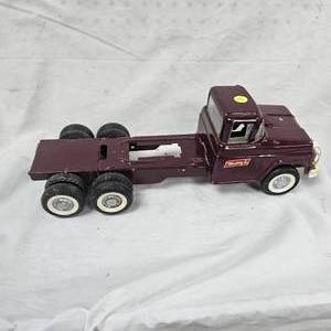 lot 26 image: 1960s Buddy L Long Chassis Truck, Very Clean
