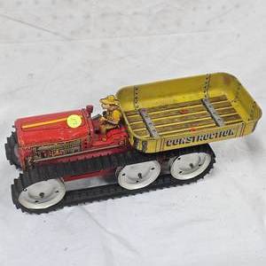 lot 27 image: Vintage 1950s Marx Giant Reversing Tractor Truck Wind Up Tin Litho