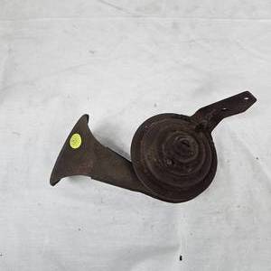 lot 31 image: Vintage Jubilee Horn 1950s