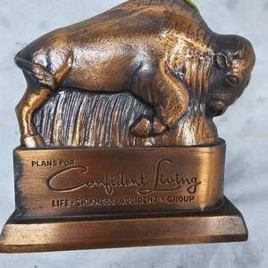 lot 46 image: North America Coin Bank