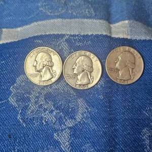 lot 96 image: 1951,(2)1952-D Washington 25c, Silver