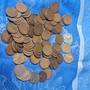 lot 98 image: 107 Lincoln Wheat Pennies, 2 Steel Pennies Included