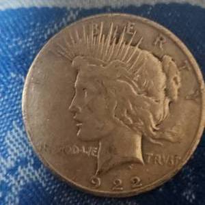 lot 79 image: 1922-S Peace Dollar, Slight Wear