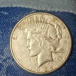 lot 81 image: 1922 Peace Dollar