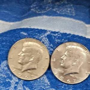 lot 100 image: (2)1967 Kennedy Silver 50c