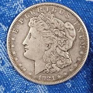 lot 141 image: 1921-S Morgan SIlver $