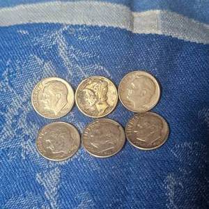 lot 71 image: (6) Silver Dimes Assorted