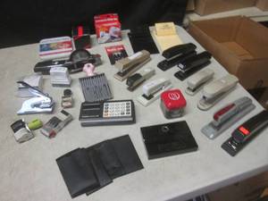 lot 10 image: (BS) Assorted Office Accessories - ...