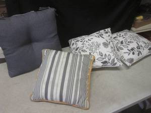 lot 62 image: (A-3T) Assorted Throw Pillows...