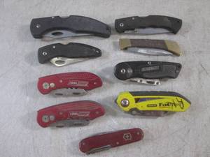 lot 78 image: (EC1) Assorted Folding Knives  Raz...