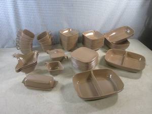 lot 95 image: (A-2) Vintage Melamine Plates, Bowl...