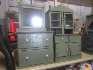 lot 103 image: (CS) 2pc Vintage Wood Handmade Play...