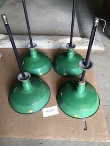 lot 11 image: 16 Inch Ivanhoe Lights (567957), Lot of 4