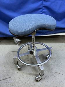 lot 2 image: Fabulous 1960s DenTalEz 6D Dr. Posture Comfort Stool With Cloth Seat & Foot Ring - Excellent Condition