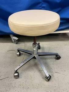 lot 9 image: Midmark Spin Height Operators Stool Chair - Height Adjustable with Durable Upholstery - Great Condition