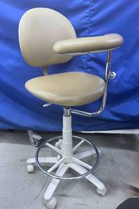 lot 18 image: MSRP $1000 Brewer 3345BL Dental Assistant Stool With Foot Ring -&nbspSynchronized seat and backrest allow continuous support while working - Excellent Condition