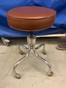 lot 20 image: Brewer Company Dental Stool - Cushioned Seat, Pneumatic Height Adjustment - Great Condition