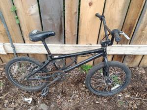 lot 10 image: Used Haro BMX Bicycle with 4130 CrMo Frame