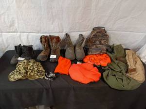 lot 71 image: Collection of Hunting Gear with Boots, Camo Items and Accessories