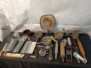 lot 140 image: Vintage Kitchenware Collection with Wagner Ware Griddle, Pots, and Rolling Pins