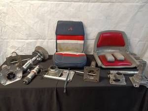 lot 167 image: Assorted Marine Boat pedistol Seat Mounts and Cushions