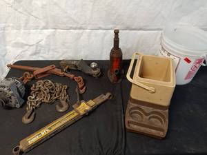 lot 177 image: Lot of Automotive Tools and Accessories