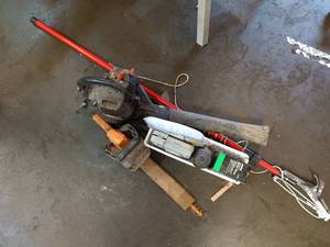 lot 194 image: Assorted Yard Tools and Accessories Bundle