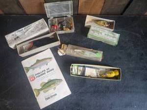 lot 27 image: Vintage Lure Lot of Fishing fun, Creek Chub, Mud Puppy Some with Boxes