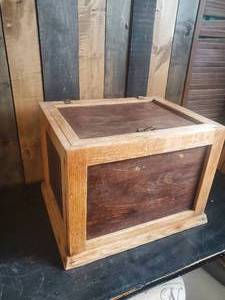 lot 29 image: Awesome Unique vintage Wood Box  Pictures do not do this justice