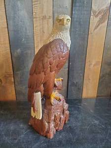 lot 30 image: Awesome Large Wood Carved Eagle Heavy Duty