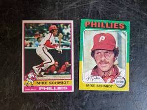 lot 41 image: Vintage Mike Schmidt Topps Baseball Cards