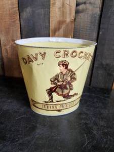 lot 100 image: Super rare 1950s Vintage Davy Crockett Childrens Garbage Can