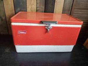 lot 104 image: Vintage Coleman Cooler vibrant Color Good Condition